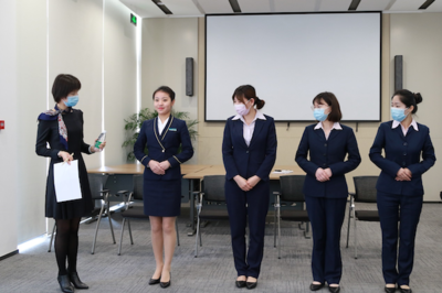 國網信通產業集團智芯公司舉辦“知禮儀、守規矩”系列培訓，提升會議服務專業素養